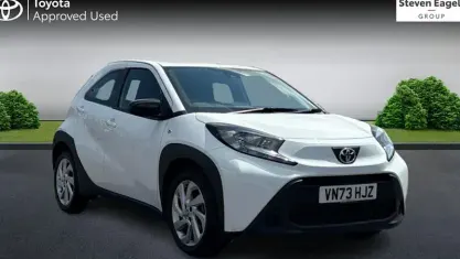 Used Toyota Aygo X PURE 72 HP (52 kW) 2023 White SUV