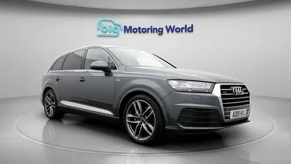 Used Audi Q7 S-Line 286 HP (210 kW) 2019 Grey SUV