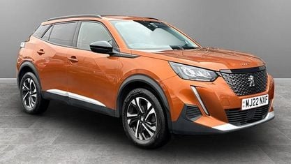 Używany Peugeot 2008 Allure Premium 101 KM (74 kW) 2022 SUV