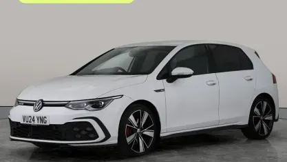 Begagnad VW Golf VIII GTD 200 HK (147 kW) 2023 Vit Halvkombi