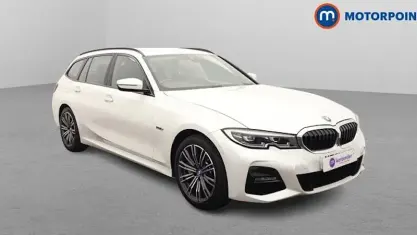 Begagnad BMW 330e M Sport 292 HK (214 kW) 2021 Vit Kombi
