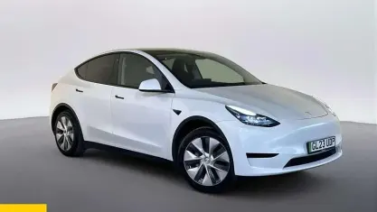 Used Tesla Model Y Standard Range 219 kW (299 HP) 2023 White SUV