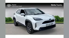 White Used 2022 Toyota Yaris Cross Design SUV | £20,120 (Fair price)