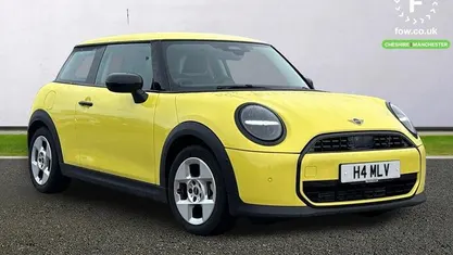 Used 2026 Mini Cooper Classic Hatchback | £20,299 (Super price)