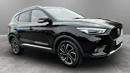 Begagnad MG ZS Exclusive 111 HK (81 kW) 2023 Svart SUV