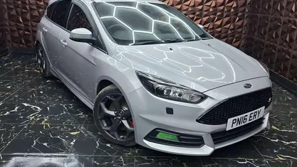Used Ford Focus ST 185 HP (136 kW) 2016 Hatchback