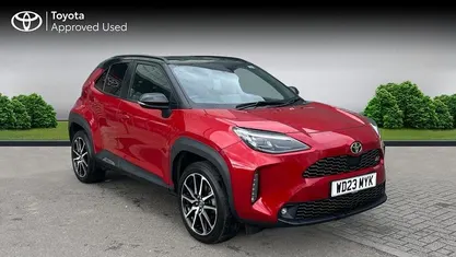 Used Toyota Yaris Hybrid Sport 116 HP (85 kW) 2023 Scarlet flare bitone Estate