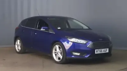Used Ford Focus Zetec 125 HP (91 kW) 2016 Blue Hatchback