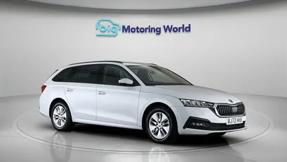 Used Skoda Octavia SE Technology 110 HP (80 kW) 2022 White Estate