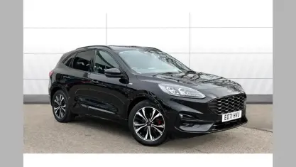 Usado Ford Kuga ST-Line 150 HP (110 kW) 2021 Preto SUV