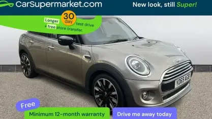 Usado Mini Cooper Exclusive 136 CV (100 kW) 2020 Plateado Utilitario