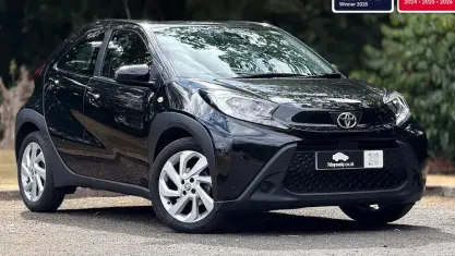 Used Toyota Aygo X PURE 72 HP (52 kW) 2023 Black SUV