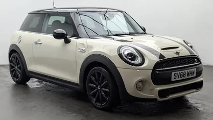 White Used 2017 Mini Cooper S Hatch Hatchback | £11,150 (Fair price)
