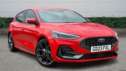 Used Ford Focus ST 280 HP (205 kW) 2023 Red Hatchback