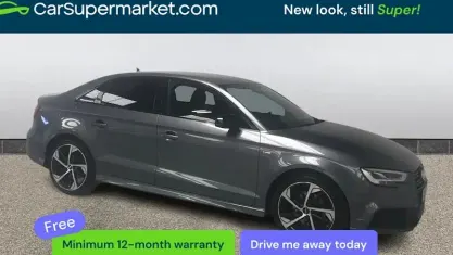 Usado Audi A3 Black Edition 150 CV (110 kW) 2019 Gris Berlina