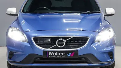 Used Volvo V40 R-Design Pro 152 HP (111 kW) 2019 Hatchback