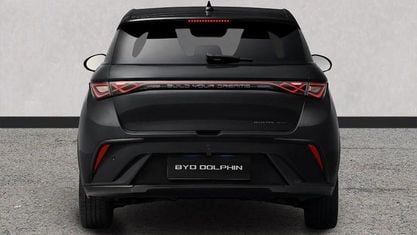 Begagnad BYD Dolphin Comfort 150 kW (204 HK) 2023 Svart Halvkombi