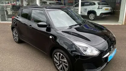 Usado Suzuki Swift SZ-L 83 CV (61 kW) 2023 Negro Utilitario