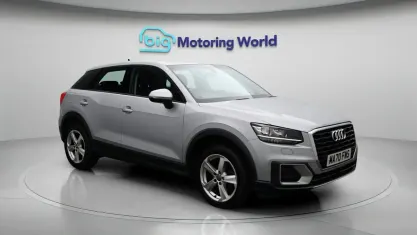 Używany Audi Q2 Sport 116 KM (85 kW) 2020 Srebrny SUV