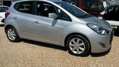 Used Hyundai ix20 Premium 116 HP (85 kW) 2016 Silver Hatchback