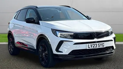 Used Vauxhall Grandland X 131 HP (96 kW) 2023 White SUV