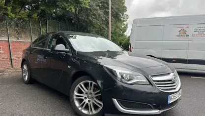 Used Vauxhall Insignia Design Edition 140 HP (102 kW) 2015 Hatchback