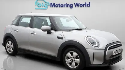 Begagnad Mini Cooper Classic 136 HK (100 kW) 2022 Silver Halvkombi