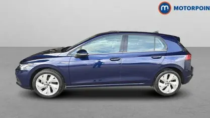 Used VW Golf VIII Style 131 HP (96 kW) 2023 Blue Hatchback