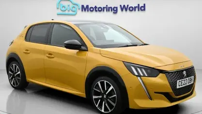Used Peugeot 208 Premium 102 HP (75 kW) 2022 Yellow Hatchback