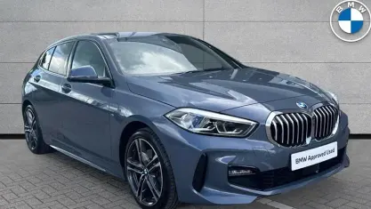 Begagnad BMW 118 M Sport 136 HK (100 kW) 2024 Grå Halvkombi