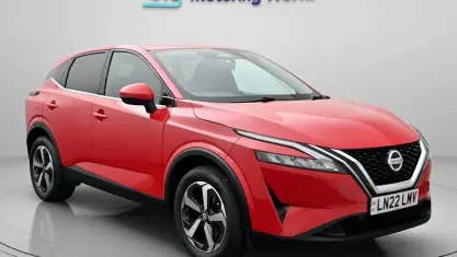 Used Nissan Qashqai N-Connecta 140 HP (102 kW) 2022 Red SUV