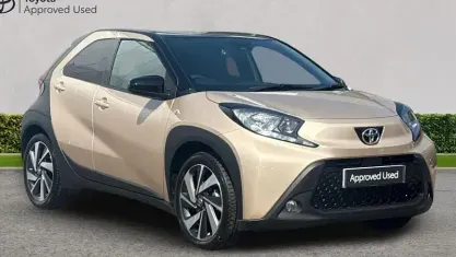 Used Toyota Aygo X 72 HP (52 kW) 2024 Ginger beige bitone SUV