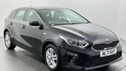 Usado Kia Ceed 136 HP (100 kW) 2021 Preto Citadino