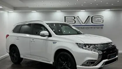 Used Mitsubishi Outlander P-HEV 177 HP (130 kW) 2018 White Estate