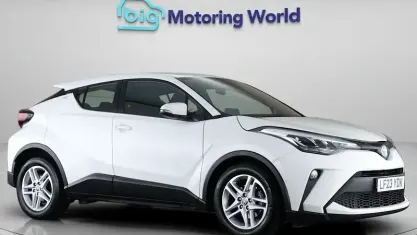 Used Toyota C-HR 122 HP (89 kW) 2023 White SUV