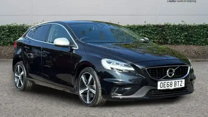 Used Volvo V40 R-Design 122 HP (89 kW) 2018 Black Hatchback