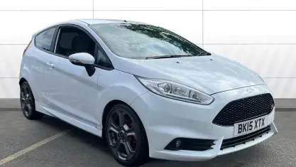 Used Ford Fiesta ST 182 HP (133 kW) 2015 White Hatchback