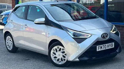 Used Toyota Aygo X-play 72 HP (52 kW) 2021 Hatchback