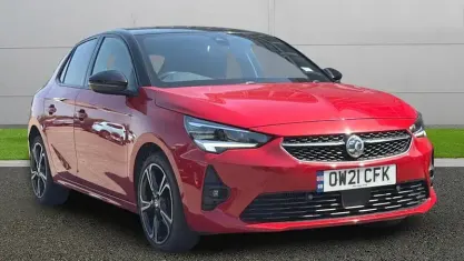 Used Vauxhall Corsa SRi 101 HP (74 kW) 2021 Red Hatchback