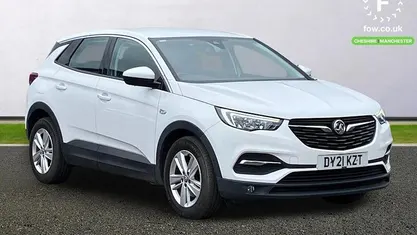 Used Vauxhall Grandland X Business Edition 131 HP (96 kW) 2021 White SUV
