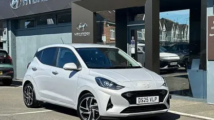 Used Hyundai i10 Premium 63 HP (46 kW) 2025 Grey Hatchback