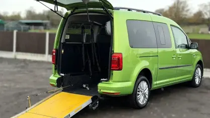 Used VW Caddy 102 HP (75 kW) 2020 Green MPV