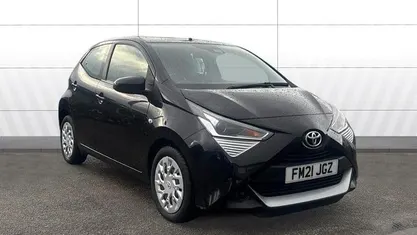 Used Toyota Aygo X-play 72 HP (52 kW) 2021 Hatchback