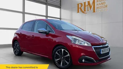 Used Peugeot 208 S 82 HP (60 kW) 2019 Red Hatchback