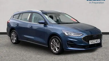Second-hand Ford Focus Titanium 155 CP (114 kW) 2023 Albastru Break