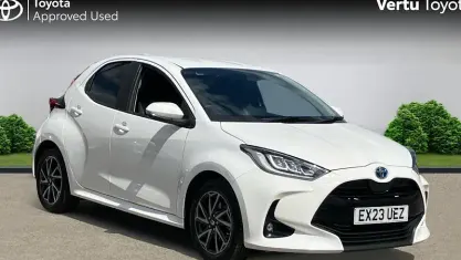 Usado Toyota Yaris Hybrid Design 116 HP (85 kW) 2026 Citadino