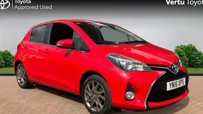 Used Toyota Yaris 99 HP (72 kW) 2015 Red Hatchback