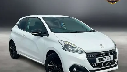 Used Peugeot 208 82 HP (60 kW) 2017 White Hatchback