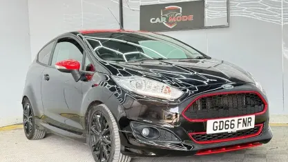 Usado Ford Fiesta Zetec 140 CV (102 kW) 2016 Utilitario