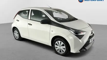 Used Toyota Aygo 72 HP (52 kW) 2018 White Hatchback